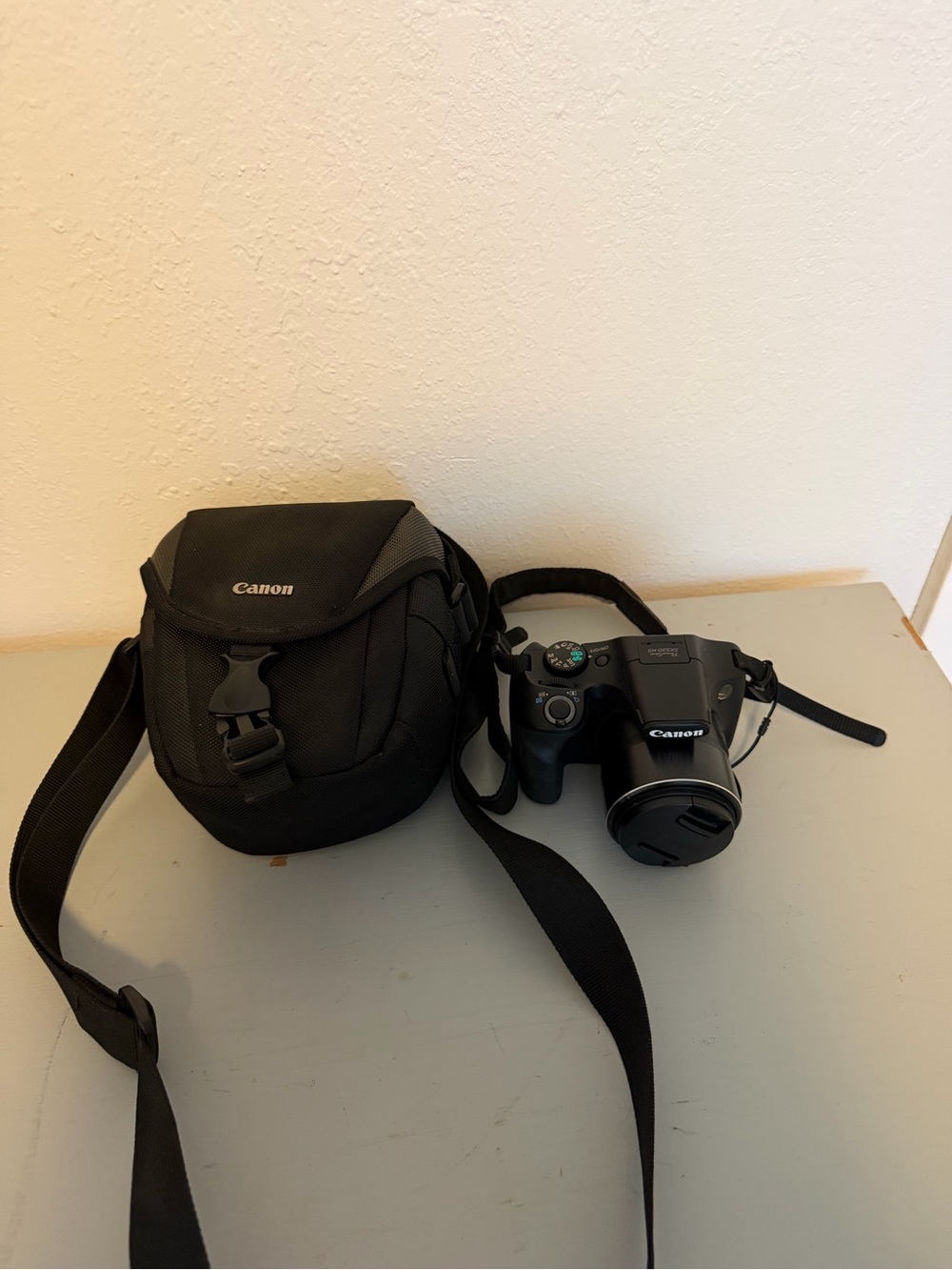 Canon Black Compact Bridge Camera with Matching Black Case